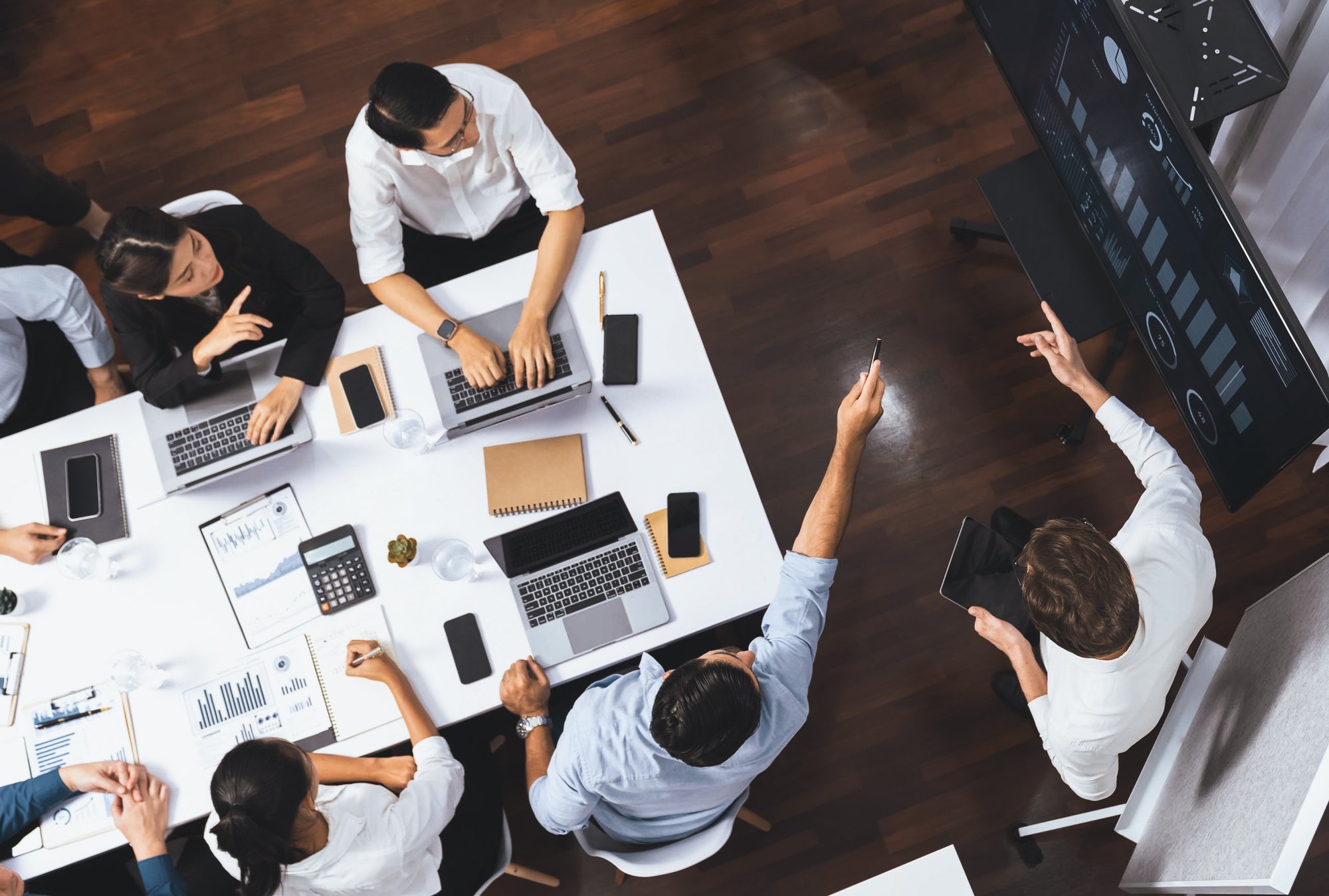 32281413_MotionElements_presentation-in-office-or-meeting-room-with-analys